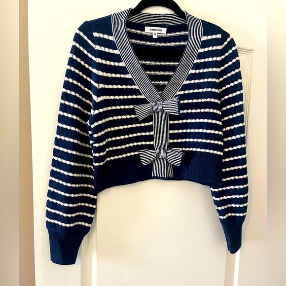 Vigoss Sweaters - Vigoss Rich Navy & White Striped Button Bow Cardigan Women’s size medium